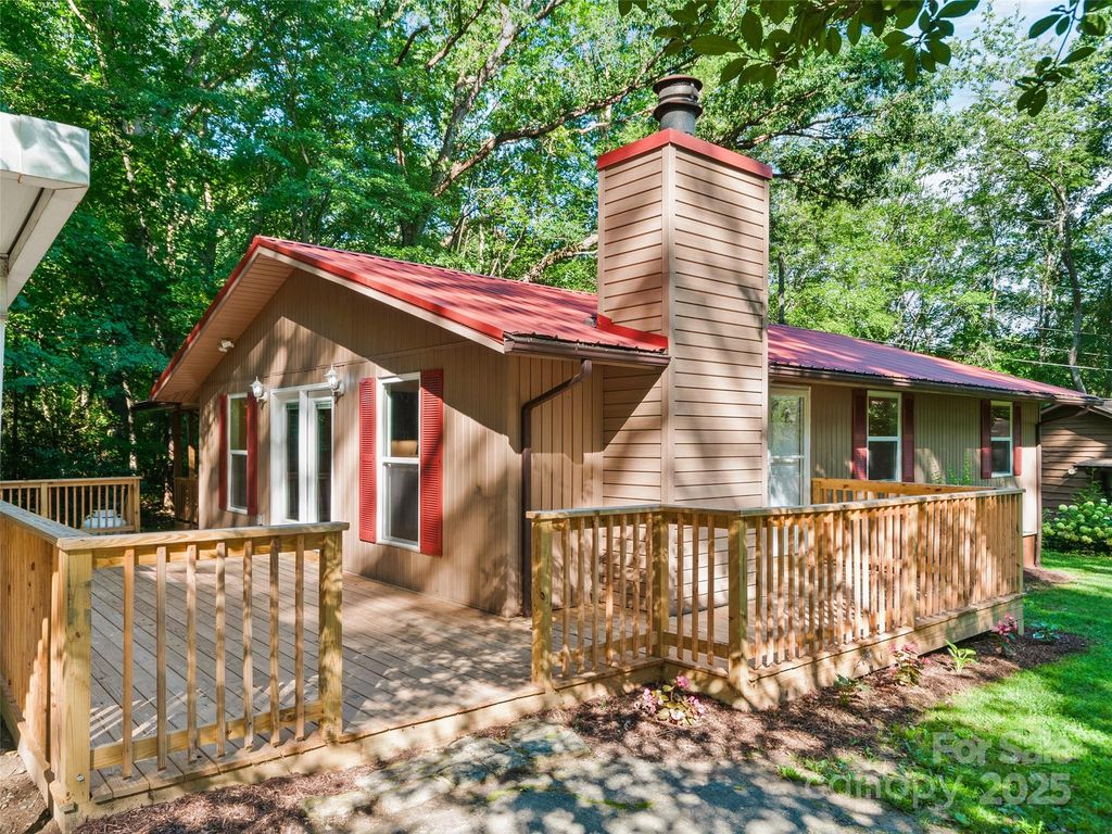 66 Lundy Lane, Waynesville, NC 28786