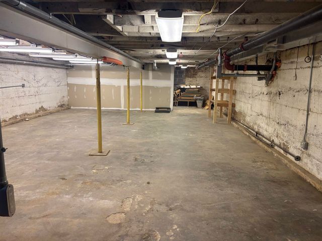 108 S WAYNE AVE, Waynesboro, VA 22980