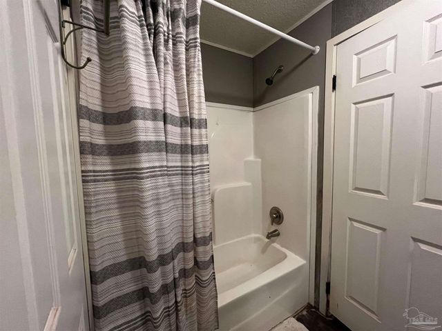 6923 Datura St, Milton, FL 32570