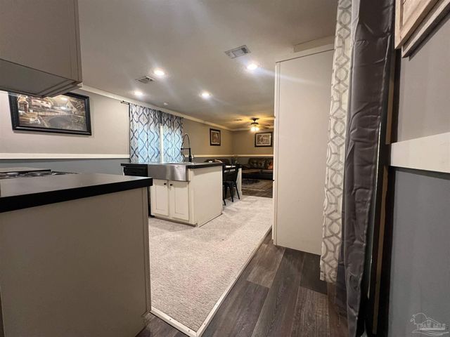 6923 Datura St, Milton, FL 32570