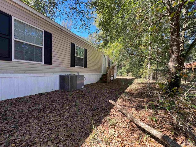 6923 Datura St, Milton, FL 32570