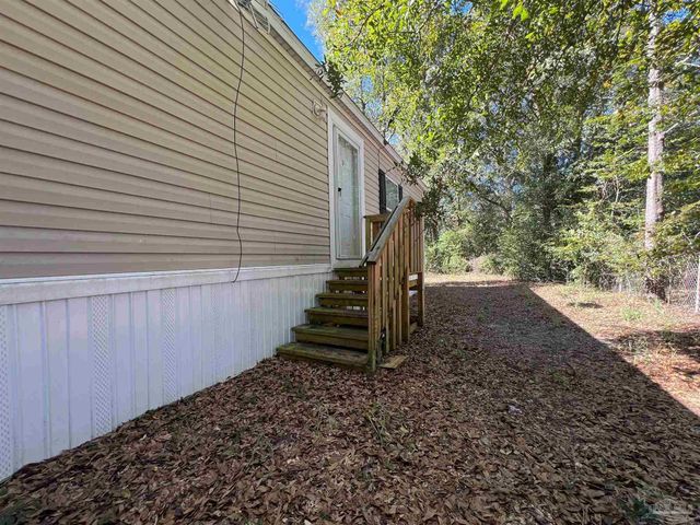 6923 Datura St, Milton, FL 32570