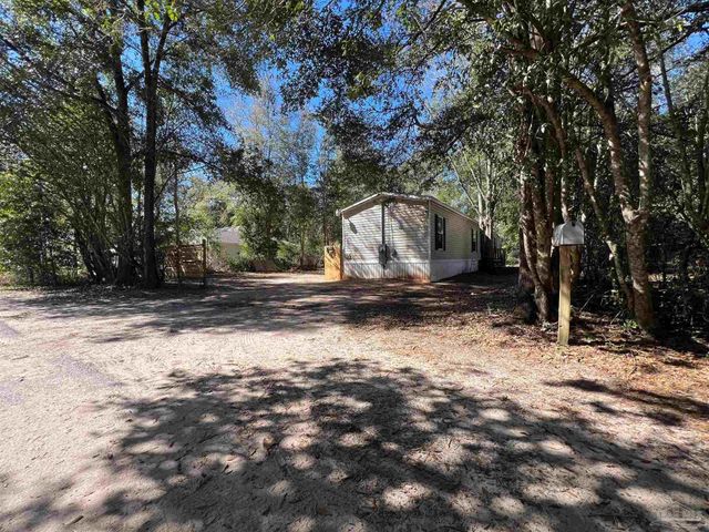 6923 Datura St, Milton, FL 32570