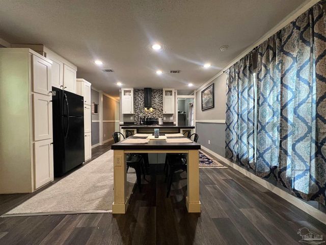 6923 Datura St, Milton, FL 32570