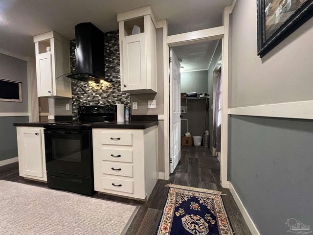 6923 Datura St, Milton, FL 32570