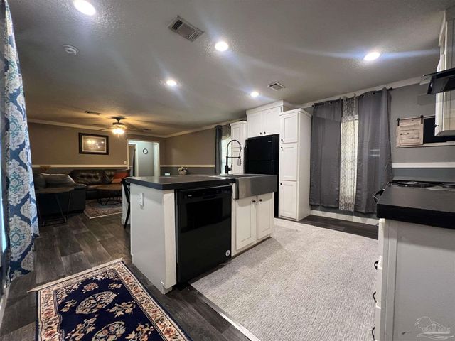 6923 Datura St, Milton, FL 32570