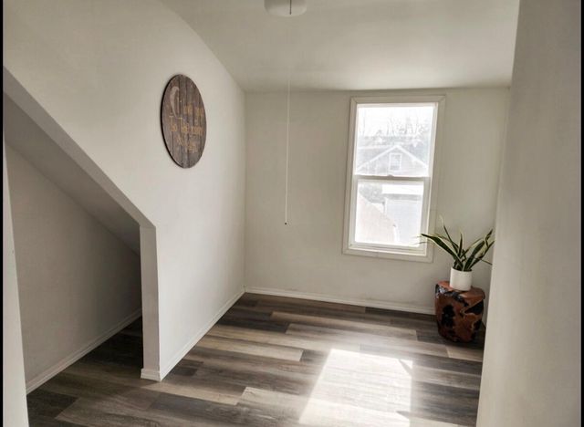 4235 W Fairmount AVENUE, Milwaukee, WI 53209