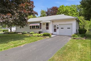 22 Chad Circle, Greece, NY 14616