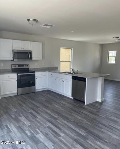 137 W BOBCAT Place, Casa Grande, AZ 85122