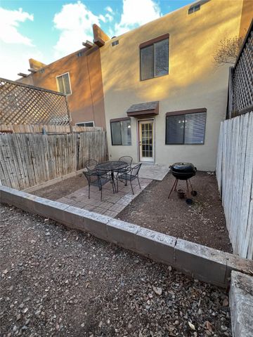 1666 Calle De Oriente Norte, Santa Fe, NM 87507