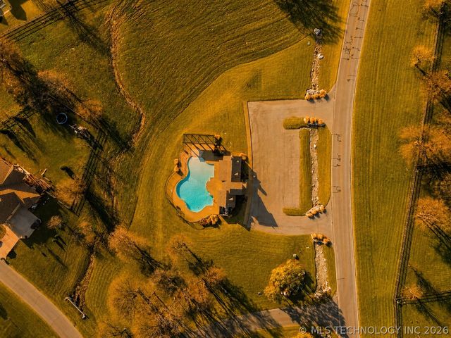 19063 E Twin Creeks Drive, Owasso, OK 74055