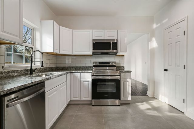 1106 W Chestnut Street, Denison, TX 75020