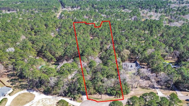 1828 Country Creek Court, Magnolia, TX 77354