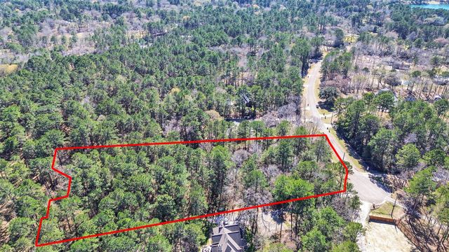 1828 Country Creek Court, Magnolia, TX 77354