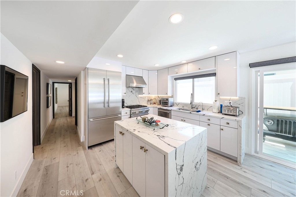 Image 11 of property listing at 503 Marguerite, Corona Del Mar, CA 92625