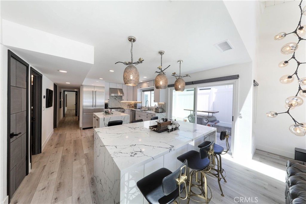 Image 12 of property listing at 503 Marguerite, Corona Del Mar, CA 92625