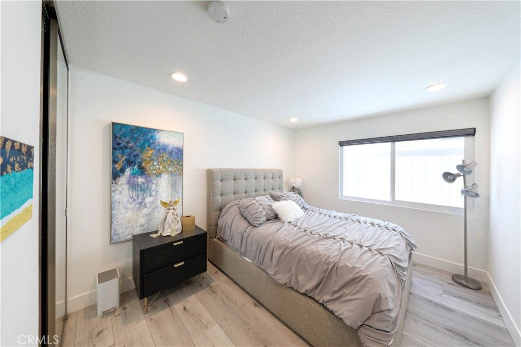 Image 16 of property listing at 503 Marguerite, Corona Del Mar, CA 92625