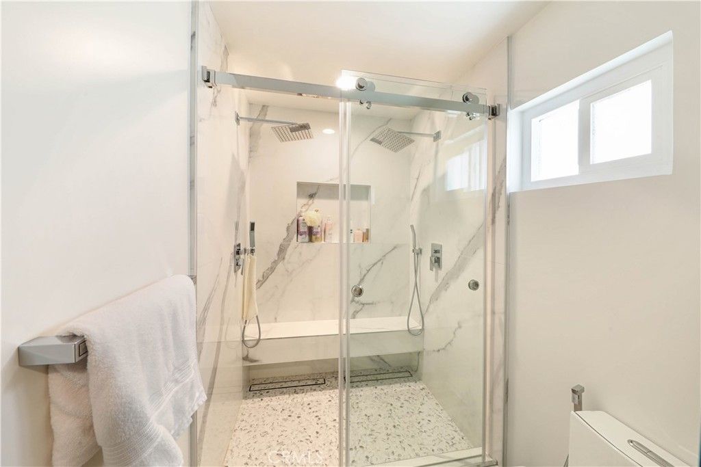 Image 22 of property listing at 503 Marguerite, Corona Del Mar, CA 92625