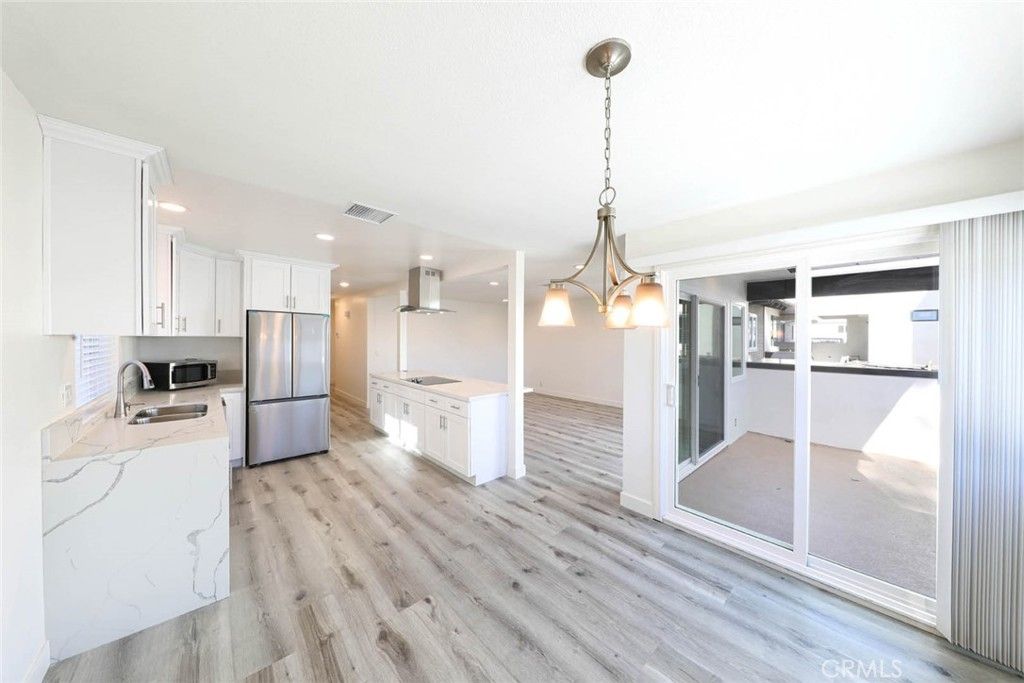 Image 32 of property listing at 503 Marguerite, Corona Del Mar, CA 92625