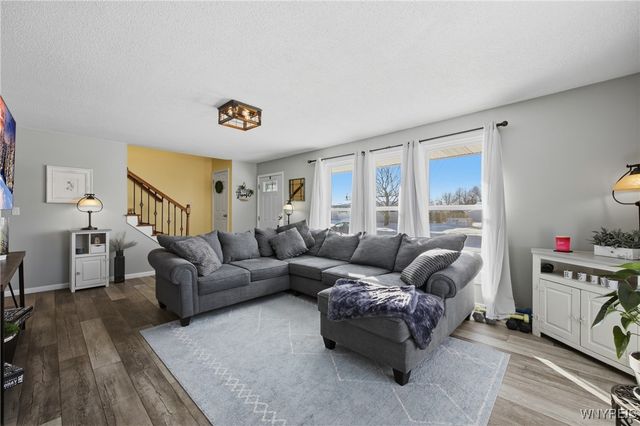 37 Richmond Avenue, Lancaster, NY 14086