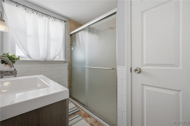 37 Richmond Avenue, Lancaster, NY 14086