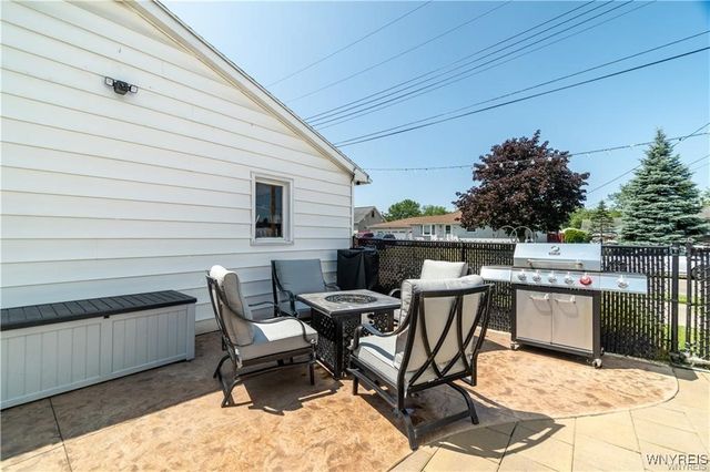 37 Richmond Avenue, Lancaster, NY 14086