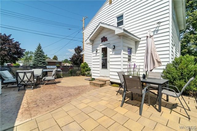 37 Richmond Avenue, Lancaster, NY 14086