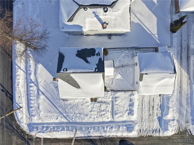 37 Richmond Avenue, Lancaster, NY 14086