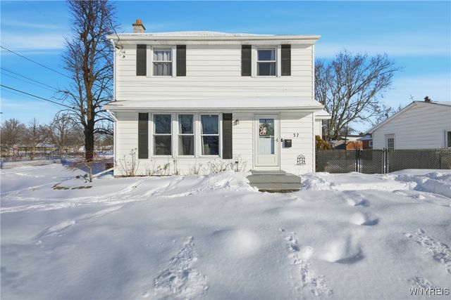 37 Richmond Avenue, Lancaster, NY 14086