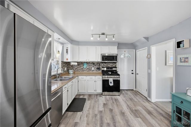 37 Richmond Avenue, Lancaster, NY 14086