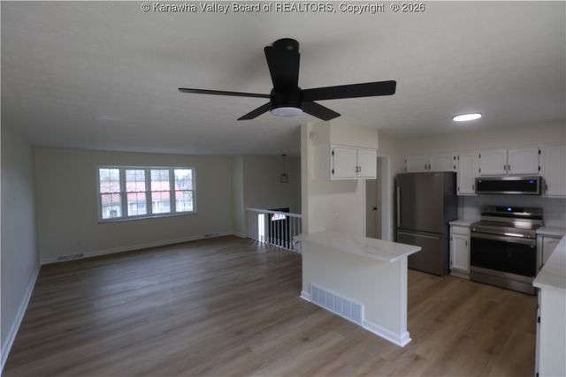 256 Pine Circle, Dunbar, WV 25064