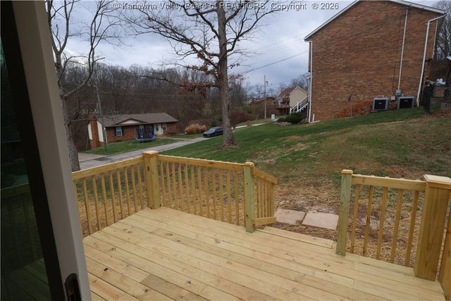 256 Pine Circle, Dunbar, WV 25064