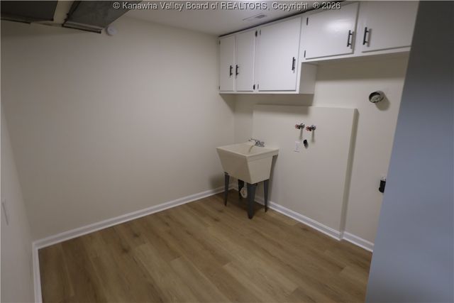 256 Pine Circle, Dunbar, WV 25064