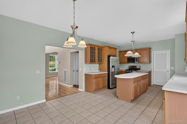 5 Oldwyck Crescent, Highland Mills, NY 10930