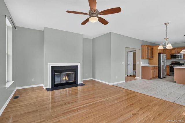 5 Oldwyck Crescent, Highland Mills, NY 10930
