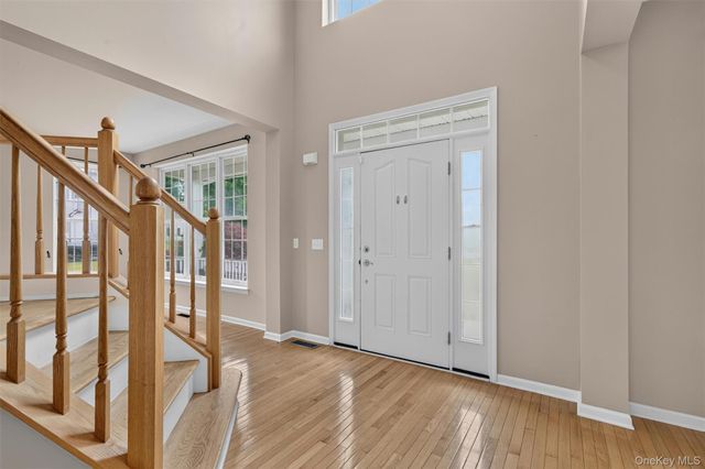 5 Oldwyck Crescent, Highland Mills, NY 10930