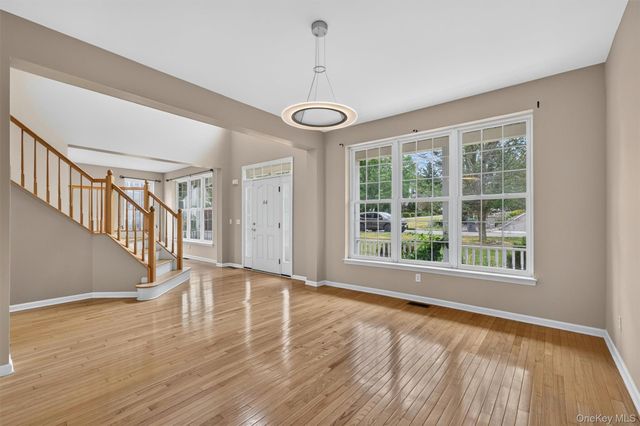 5 Oldwyck Crescent, Highland Mills, NY 10930