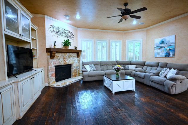 910 Belclaire Circle, Cedar Hill, TX 75104