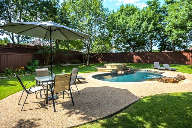 910 Belclaire Circle, Cedar Hill, TX 75104