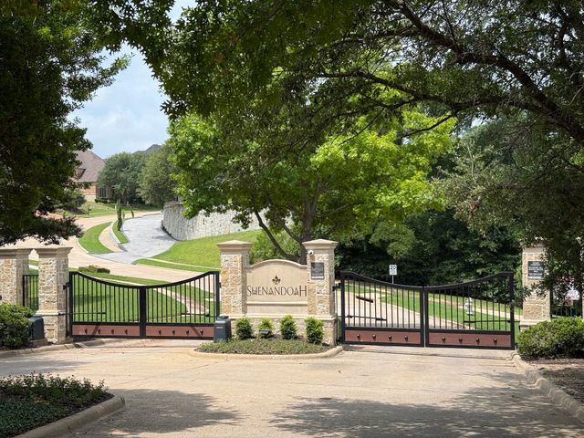910 Belclaire Circle, Cedar Hill, TX 75104