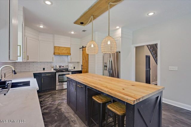 2033 Elizabeth Chapman Drive, Jackson, MS 39212