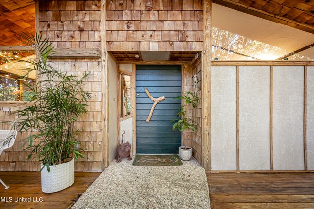 1103 Le Voyageur Drive, Ocean Springs, MS 39564