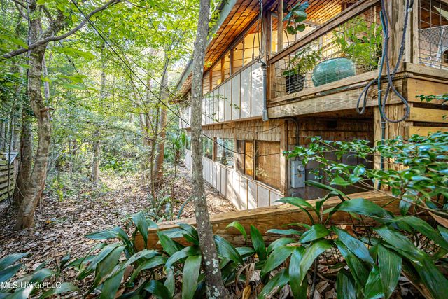 1103 Le Voyageur Drive, Ocean Springs, MS 39564