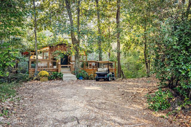 1103 Le Voyageur Drive, Ocean Springs, MS 39564