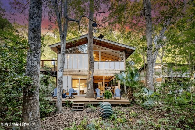 1103 Le Voyageur Drive, Ocean Springs, MS 39564