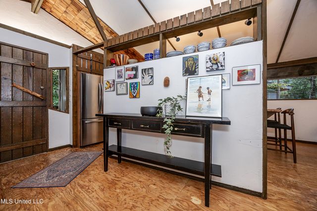 1103 Le Voyageur Drive, Ocean Springs, MS 39564