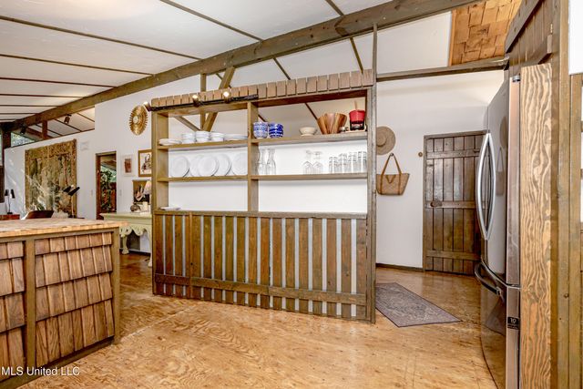 1103 Le Voyageur Drive, Ocean Springs, MS 39564