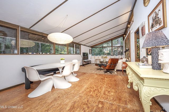 1103 Le Voyageur Drive, Ocean Springs, MS 39564