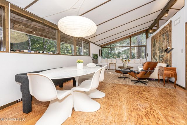 1103 Le Voyageur Drive, Ocean Springs, MS 39564