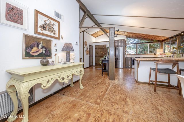 1103 Le Voyageur Drive, Ocean Springs, MS 39564